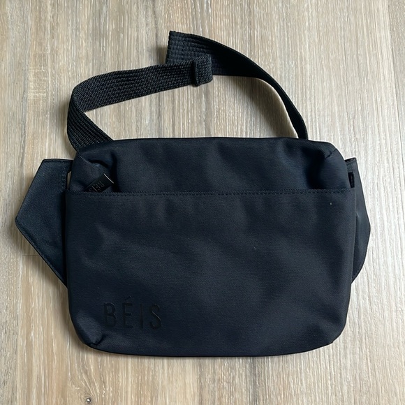 BEIS Handbags - Beis Black Fanny Pack